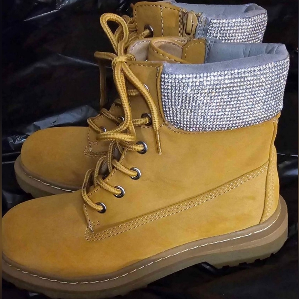 Beautiful!Rhinestone Embellished Ladies Work n Play Boots by Wild Pair/New, Sz 6